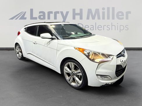 Used 2017 Hyundai Veloster Value Edition image 7