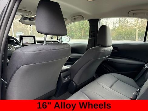 Used 2025 Toyota Corolla LE image 24