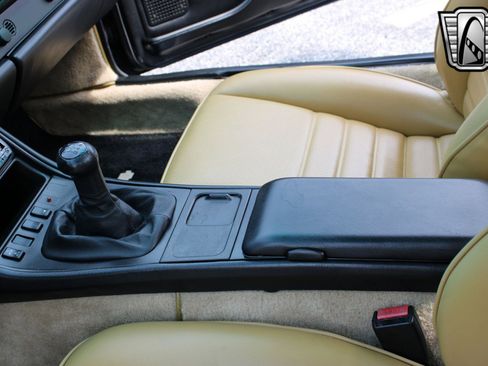 Used 1987 Porsche 944 S image 26