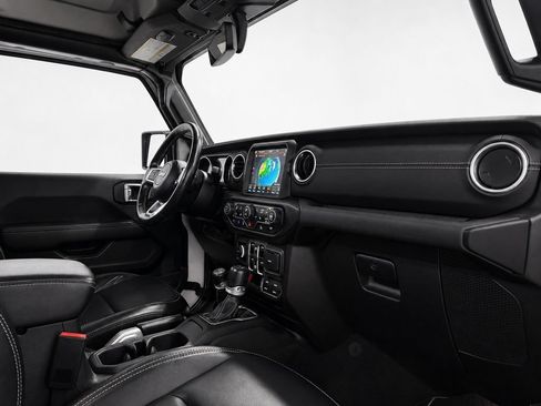Used 2022 Jeep Wrangler Unlimited Sahara w/ Cold Weather Group AWD/4WD image 20