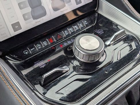 Used 2023 Jeep Grand Wagoneer L Series III image 19