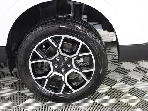 Used 2025 Ford Maverick Lariat image 19