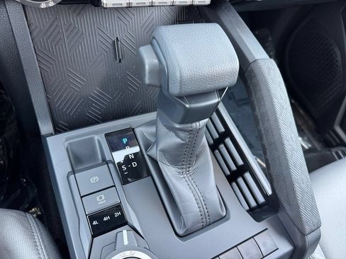 Certified 2025 Toyota Tacoma SR5 AWD/4WD image 25