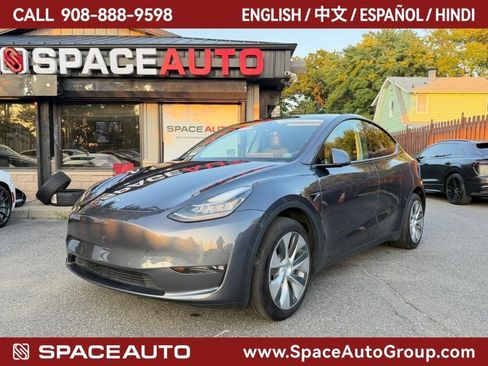 Used 2022 Tesla Model Y Long Range AWD/4WD image 1