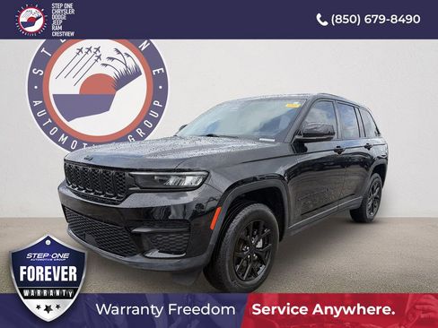Used 2024 Jeep Grand Cherokee Altitude AWD/4WD image 1