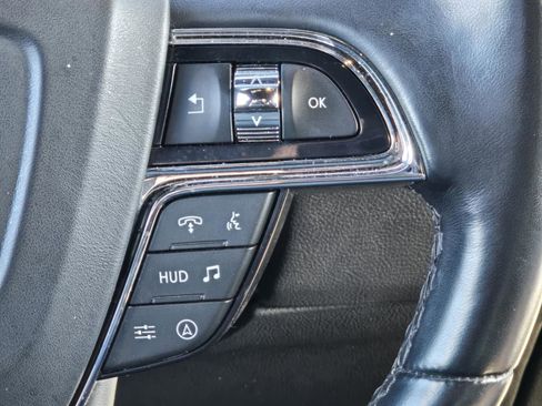 Used 2024 Lincoln Navigator Reserve image 17