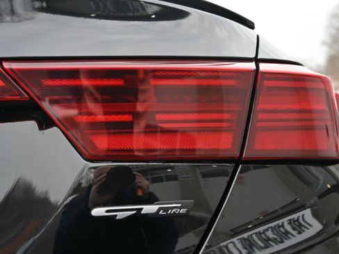 Used 2023 Kia Forte GT-Line w/ GT-Line Premium Package image 7