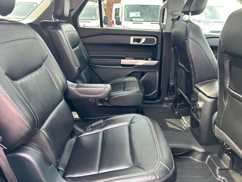 Certified 2021 Ford Explorer XLT w/ Equipment Group 202A AWD/4WD image 23