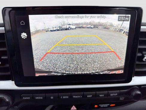 Certified 2024 Hyundai Venue Limited FWD image 25