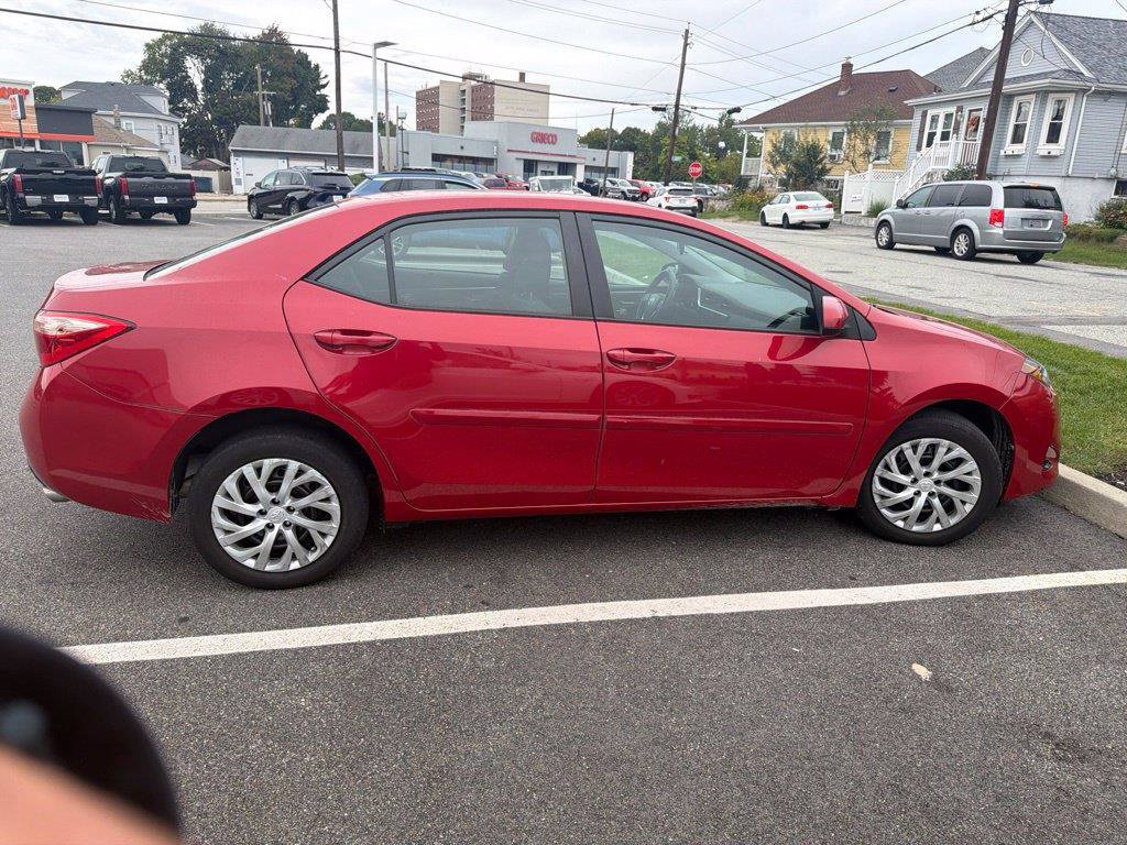 Used 2018 Toyota Corolla LE FWD image 5