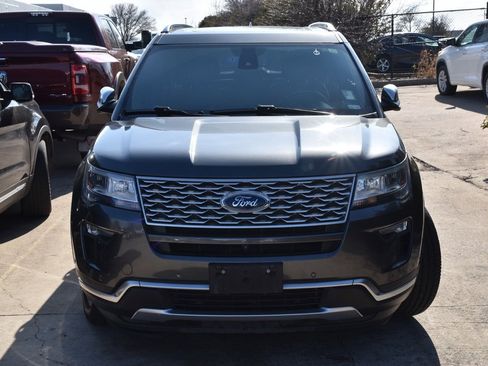 Used 2019 Ford Explorer Platinum image 3