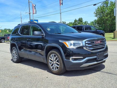Used 2017 GMC Acadia SLE w/ Driver Alert Package I AWD/4WD image 3