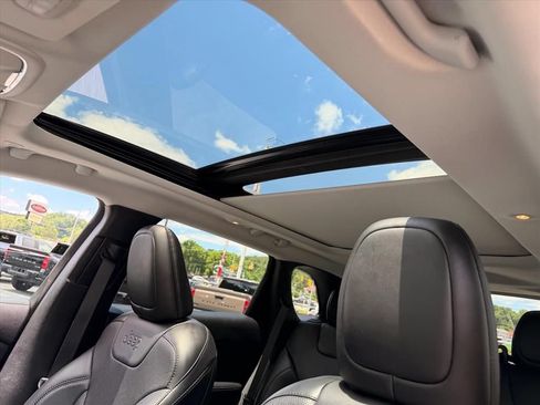 Used 2021 Jeep Cherokee Latitude Lux w/ Sun & Sound Group AWD/4WD image 14