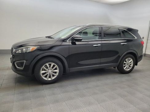 Used 2018 Kia Sorento FWD image 2