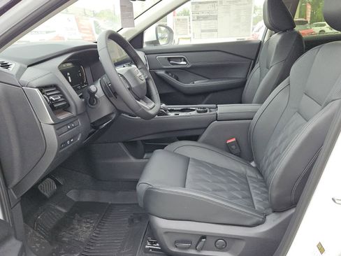 New 2026 Nissan Rogue Platinum w/ Platinum Premium Package AWD/4WD image 3