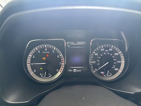 Used 2018 Nissan Titan SV w/ SV Convenience Package image 9