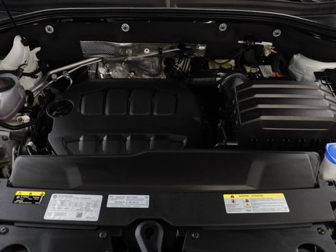 Used 2025 Volkswagen Atlas Peak Edition SE image 24