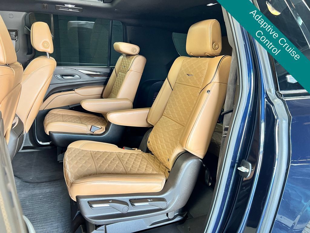 Used 2024 Cadillac Escalade ESV Sport w/ Touring Package AWD/4WD image 15