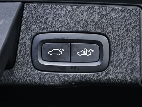 Certified 2023 Volvo XC60 B5 Plus w/ Protection Package AWD/4WD image 31