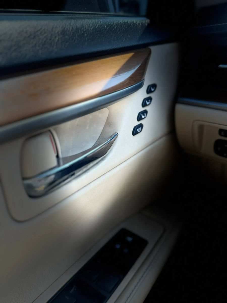 Used 2013 Lexus ES 300h w/ Luxury Pkg FWD image 37