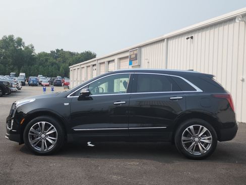 Used 2020 Cadillac XT5 Premium Luxury AWD/4WD image 2