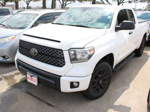 Used 2020 Toyota Tundra SR5 w/ SX Package RWD image 5