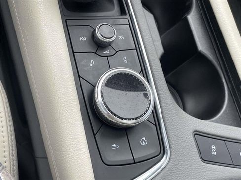 Used 2020 Cadillac XT6 Premium Luxury image 23