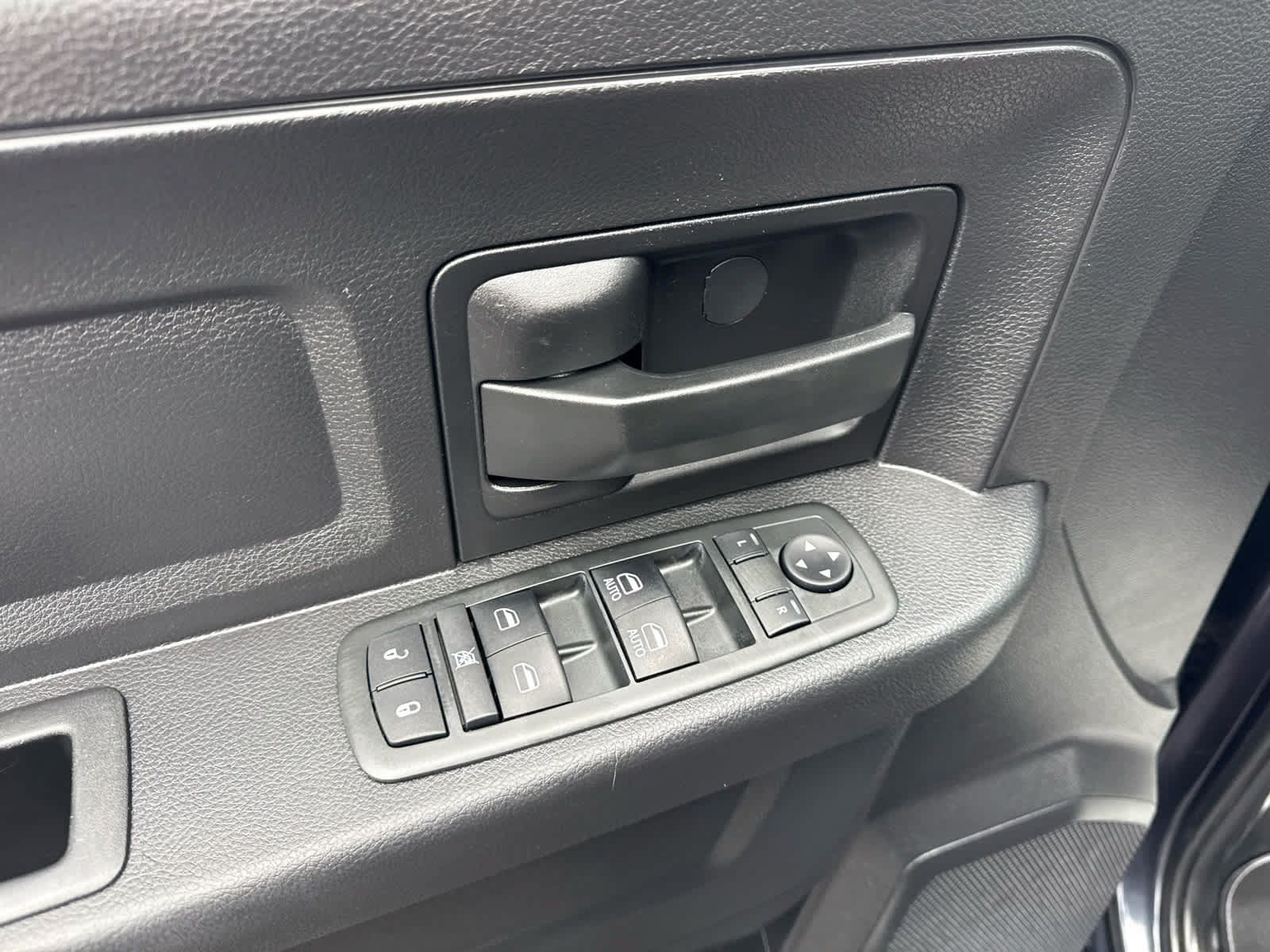 Used 2015 RAM 1500 Express AWD/4WD image 10