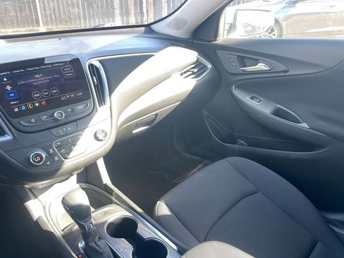 Used 2024 Chevrolet Malibu LT image 37