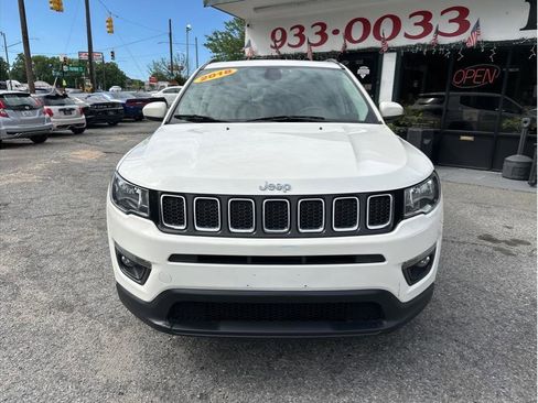 Used 2018 Jeep Compass Latitude w/ Cold Weather Group image 2