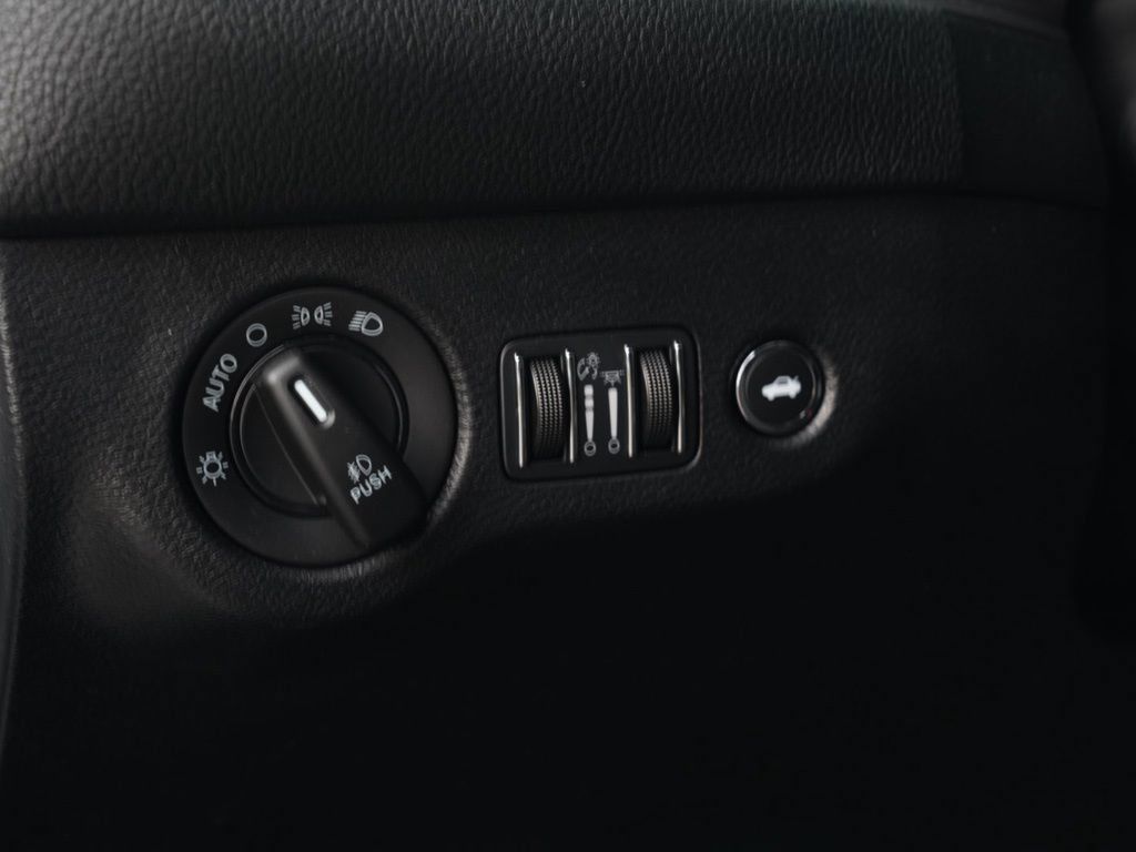 Used 2023 Dodge Challenger R/T Scat Pack RWD image 38