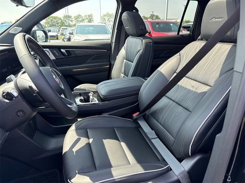 New 2026 Buick Enclave Avenir w/ Super Cruise Package image 16