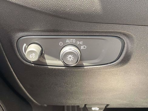 Used 2023 Chevrolet Equinox LT w/ Driver Convenience Package FWD image 19