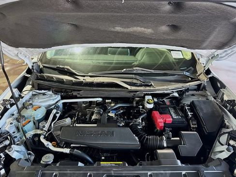 Used 2024 Nissan Rogue S FWD image 28