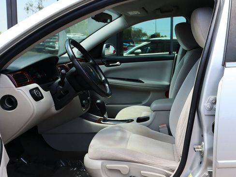 Used 2011 Chevrolet Impala LT FWD image 37