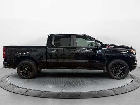 Used 2024 Chevrolet Silverado 1500 RST w/ Z71 Off-Road Package AWD/4WD image 2
