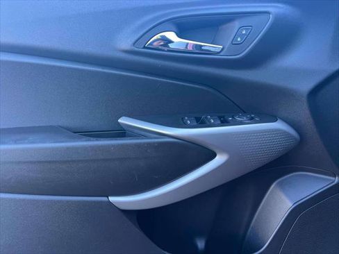 Used 2024 Chevrolet Trax LS image 15