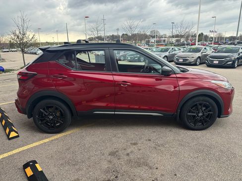 Used 2022 Nissan Kicks SR w/ Premium Package image 4