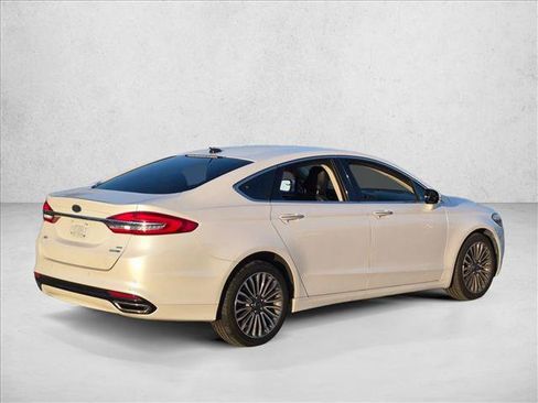 Used 2017 Ford Fusion SE w/ Fusion SE Technology Package AWD/4WD image 5