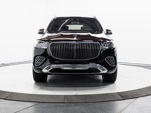 Used 2024 Mercedes-Benz Maybach GLS 600 4MATIC image 2
