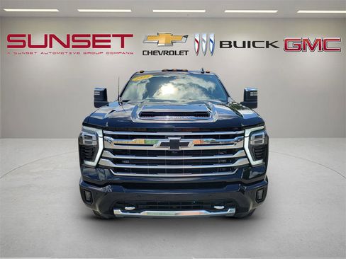Certified 2024 Chevrolet Silverado 2500 High Country w/ High Country Premium Package AWD/4WD image 2