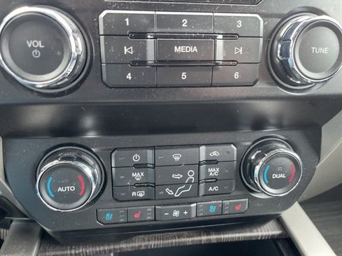 Used 2020 Ford F250 Lariat w/ Chrome Package image 13