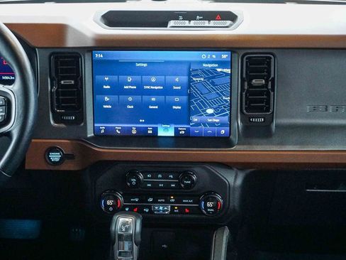 Used 2024 Ford Bronco Outer Banks AWD/4WD image 16