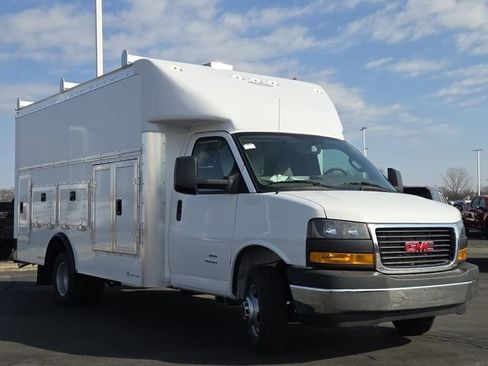 New 2026 GMC Savana 4500 w/ Power Convenience Package image 15