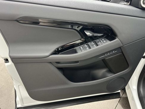 New 2026 Land Rover Range Rover Evoque S AWD/4WD image 9