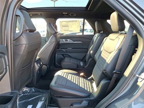 New 2026 Ford Explorer ST-Line w/ ST-Line Street Pack image 6