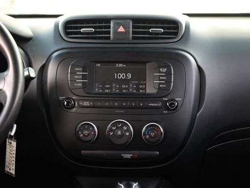 Used 2017 Kia Soul FWD image 34