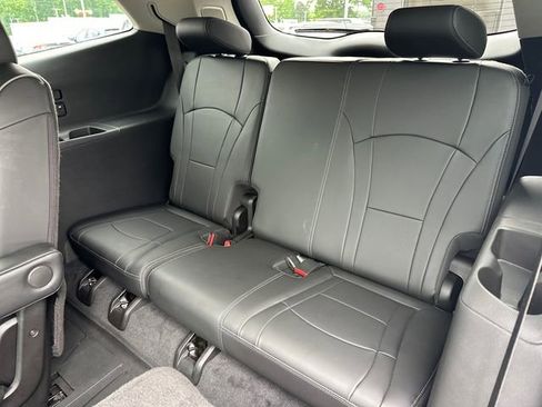 Used 2021 Buick Enclave Avenir w/ Avenir Technology Package FWD image 15