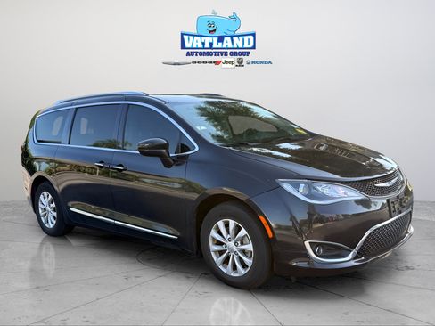 Certified 2019 Chrysler Pacifica Touring-L FWD image 22