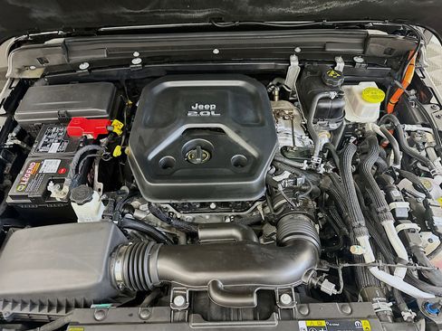Used 2023 Jeep Wrangler Unlimited Sahara AWD/4WD image 33